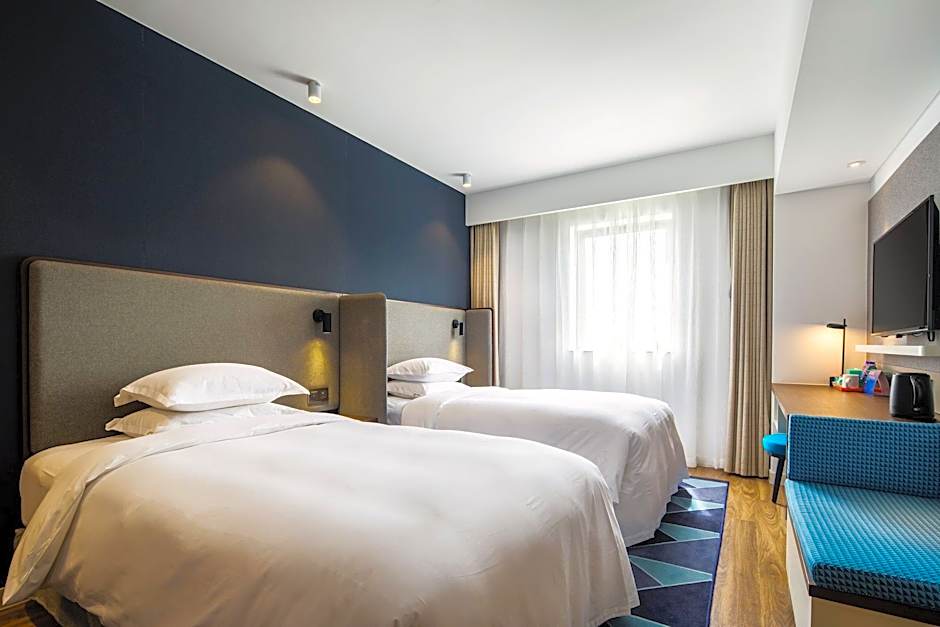 Holiday Inn Express Shaoxing Paojiang By IHG