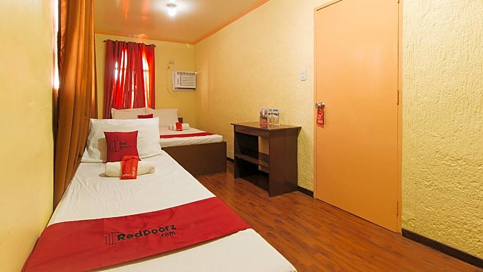 RedDoorz near SM Batangas City