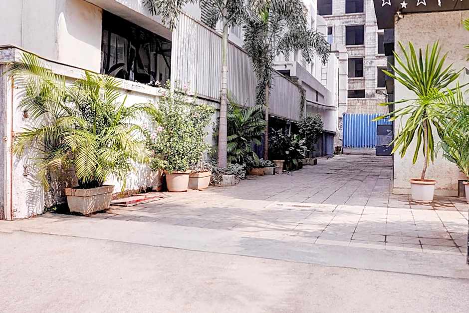 Super Townhouse OAK Kopar Khairane Navi Mumbai Formerly IVY Hotel