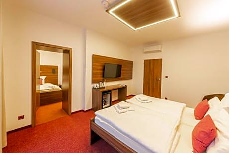 Luxury Triple Room