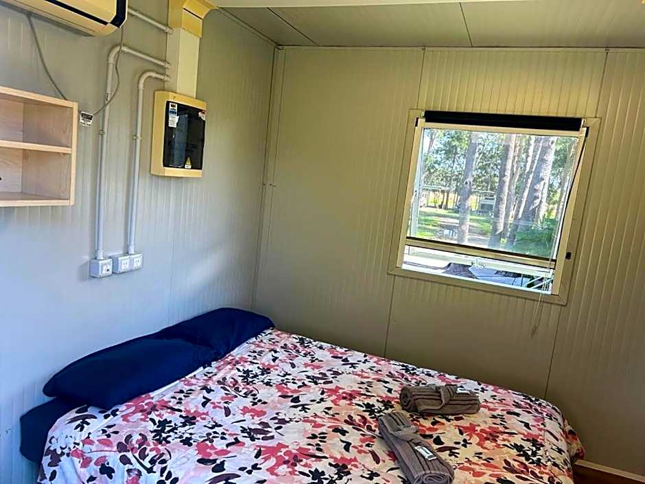 gundy pub & caravan park