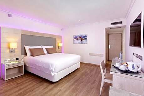 Double Room with Pool View