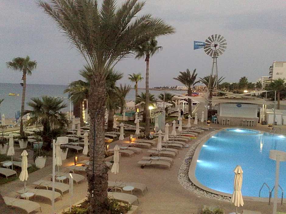 Vrissaki Beach Hotel