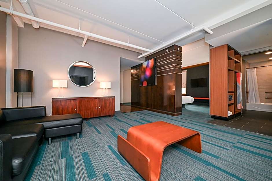 Aloft Charlotte City Center