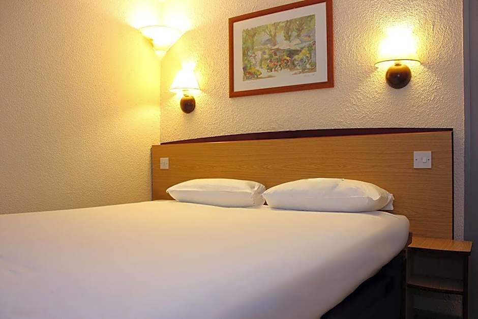 The Crossway Hotel, Coventry Walsgrave, Part of AG Collection