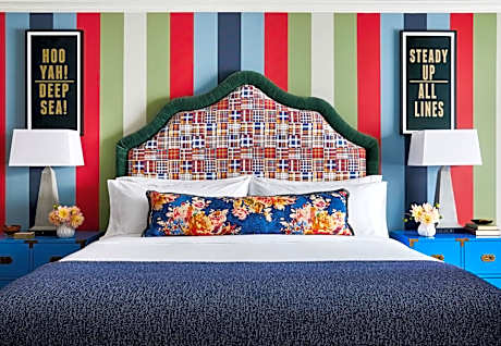 Graduate King Room with Bath Tub - Disability Access