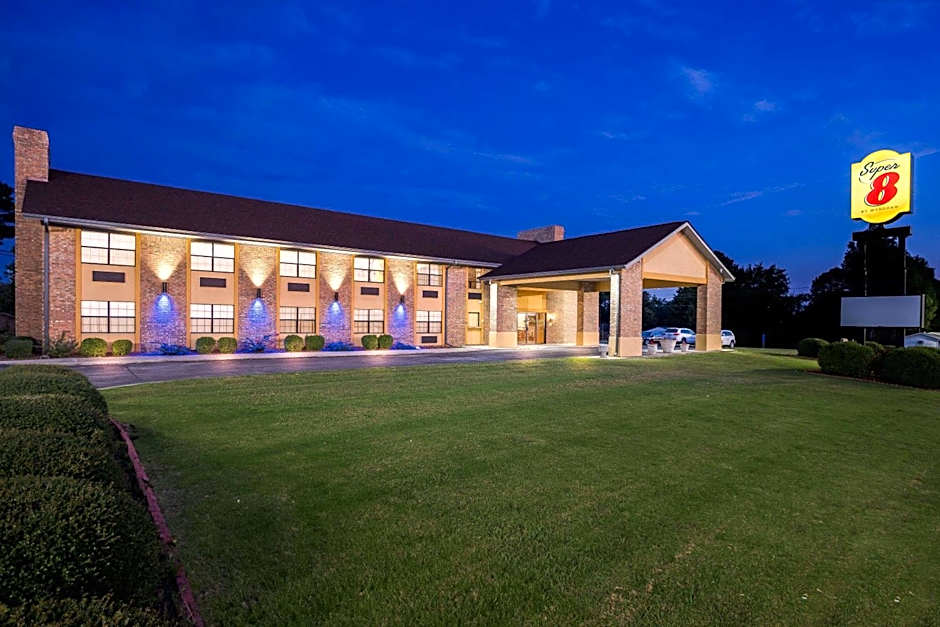 Super 8 by Wyndham Paragould