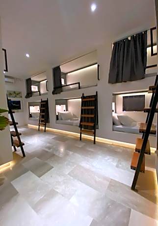 Bed in 10-Bed Mixed Dormitory Room