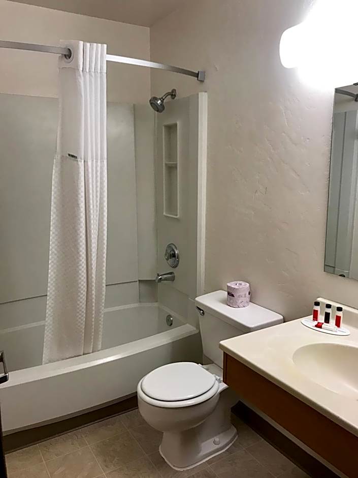 Super 8 by Wyndham Union Gap Yakima Area