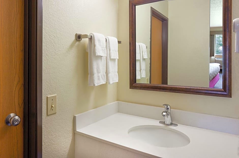 AmericInn by Wyndham Red Wing