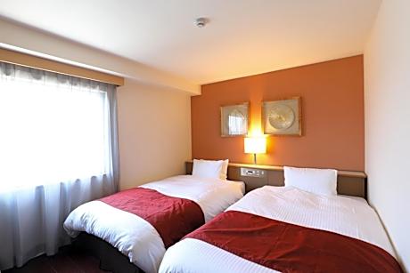 Compact Twin Room - Non Smoking