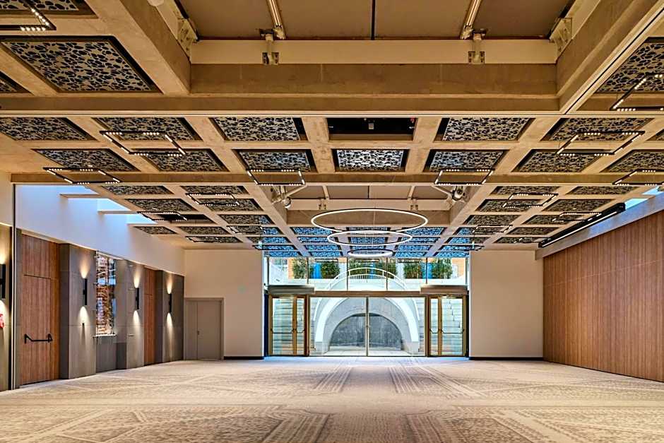 Hotel Verte, Warsaw, Autograph Collection