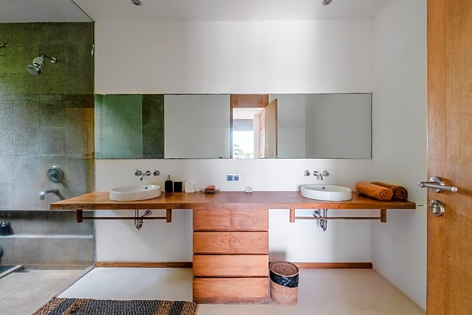 Jimbaran Balangan Beach Front Villa Nakar