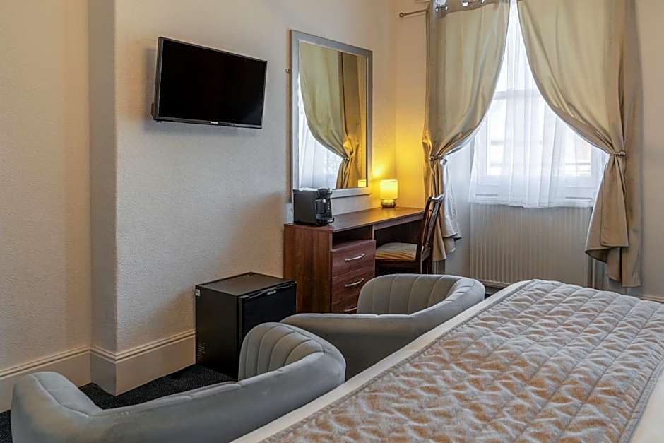 Royal Hotel