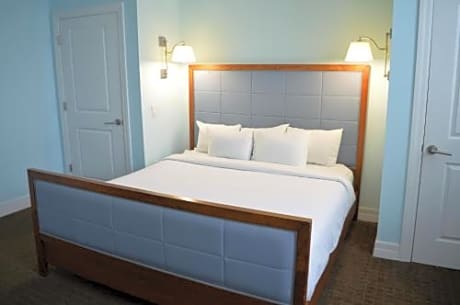 King Room with Sofa Bed Marina View