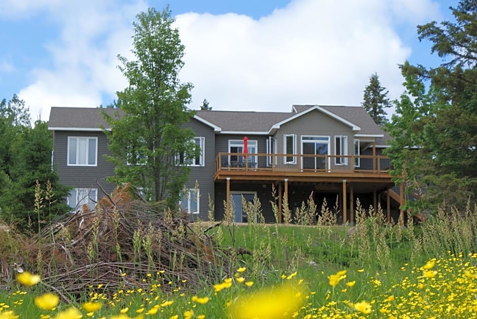 Top of Algonquin Bed and Breakfast