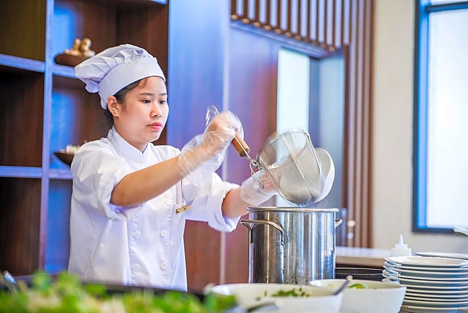 Muong Thanh Grand Cua Lo Hotel