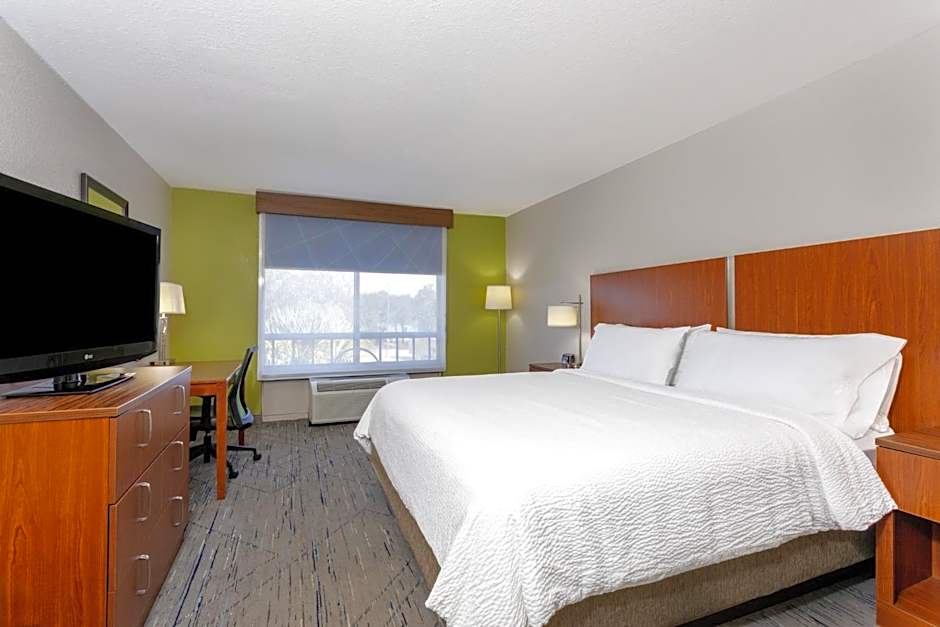 Photo 1 of 8 of Standard 1 King Bed