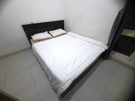 OYO 93870 Damai Guest House Cirebon
