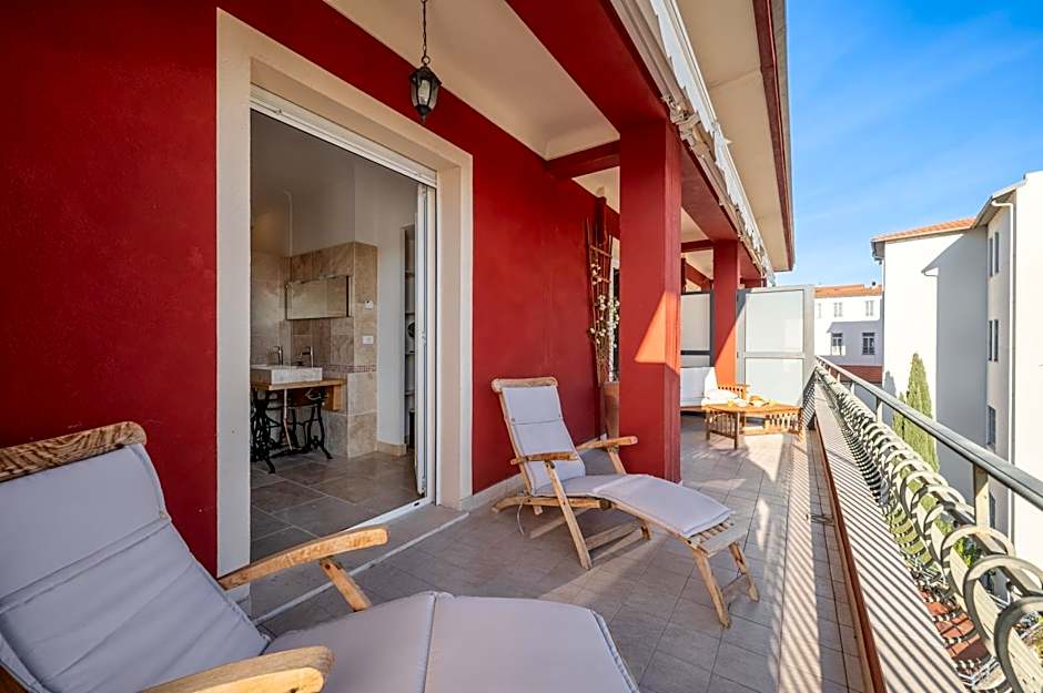 La Fabrique à Poupées - Chambres et Appartements de charme au coeur de Menton