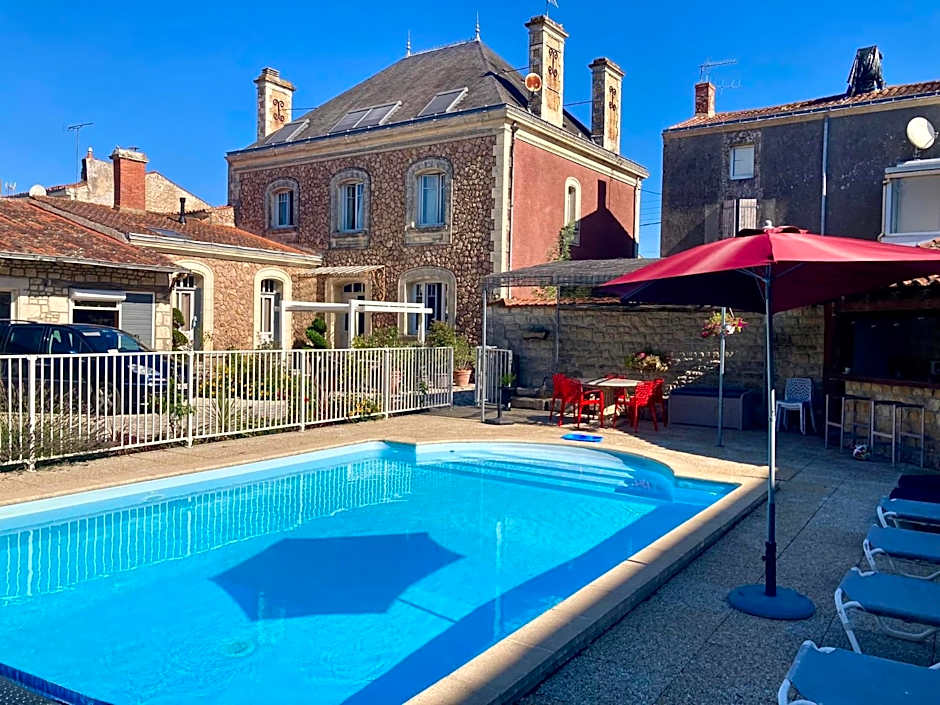 La Villa des Roses Gîte Chambres d'hôtes Piscine chauffée