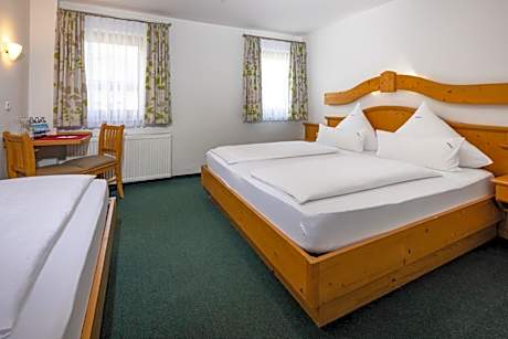 Classic Quadruple Room