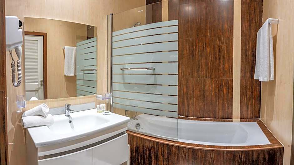 PLAYA DEL PACHA Suites Hotel
