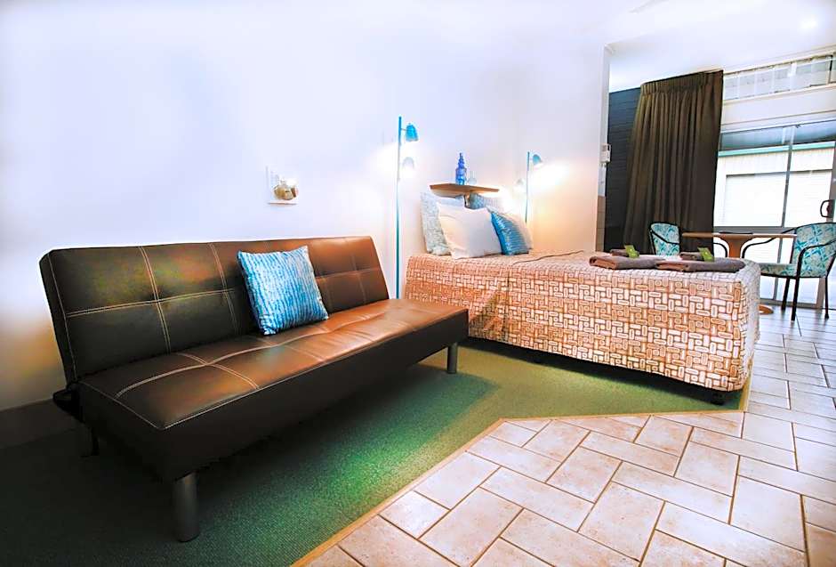 Central Motel Gin Gin