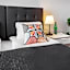 Six Suites, Old Town