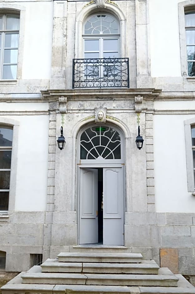 La Maison de la Duchesse de la Vallière - Parking privé gratuit