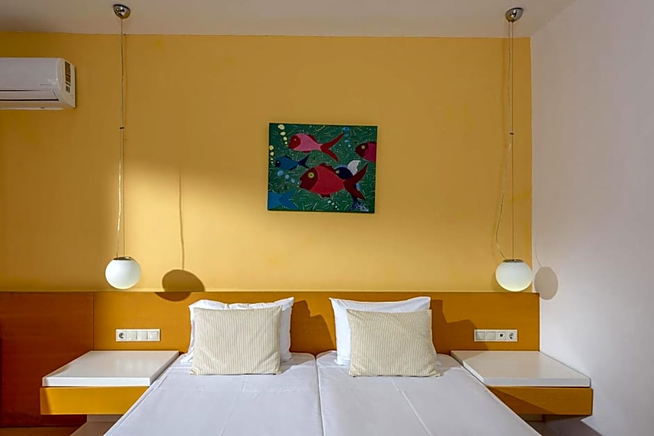 Zeus Hotels Palm Beach