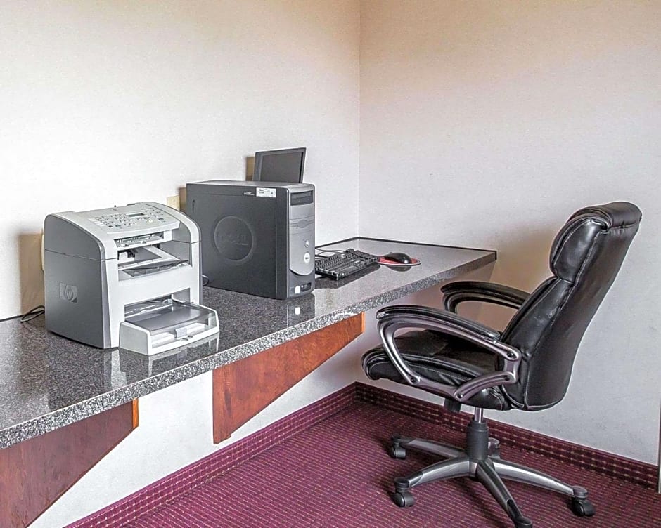 Econo Lodge Inn & Suites Beaumont