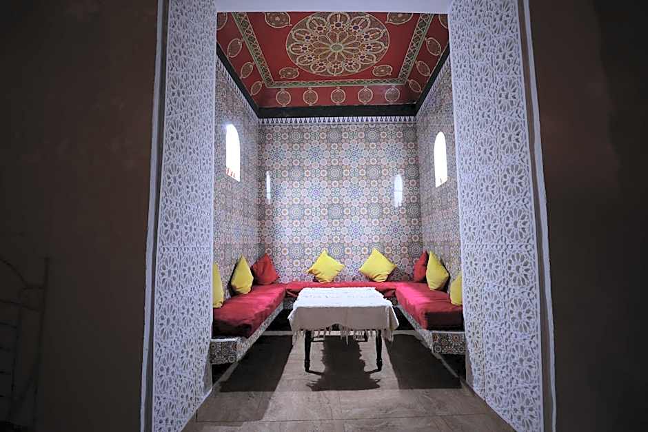 Riad O LY