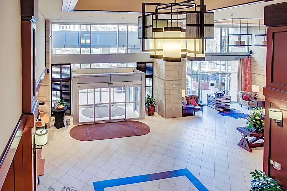 Overton Hotel & Conference Center