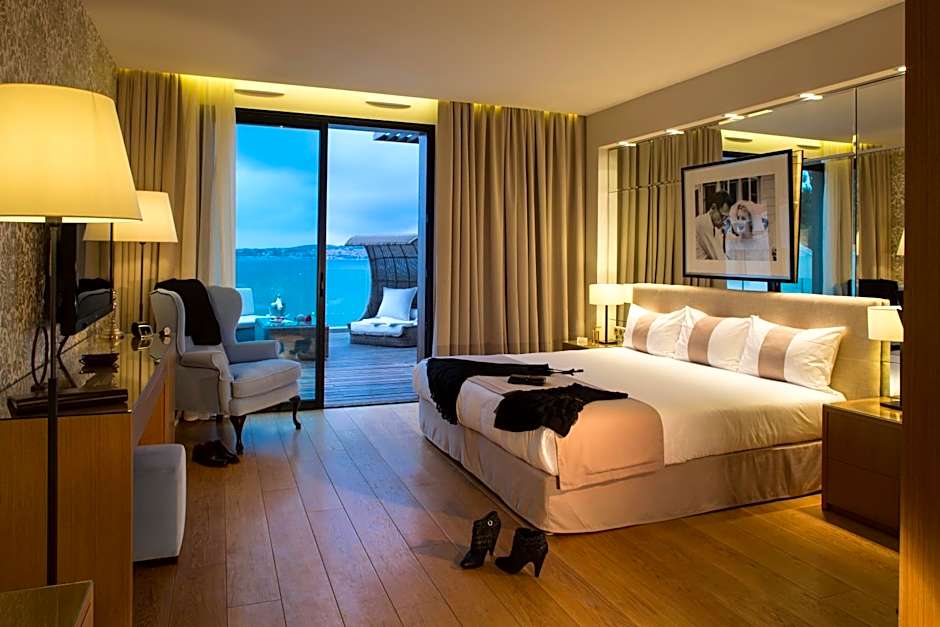 Photo 1 of 6 of Deluxe, Sea View