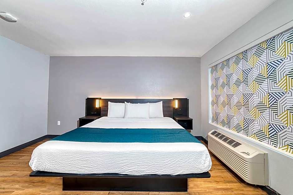 Studio 6 Suites Stockton, CA Waterfront