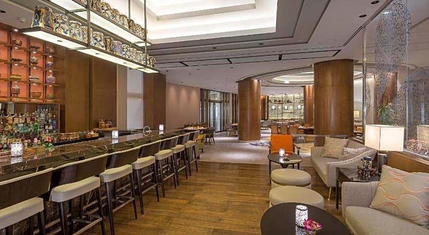 Dusit Thani Manila Hotel