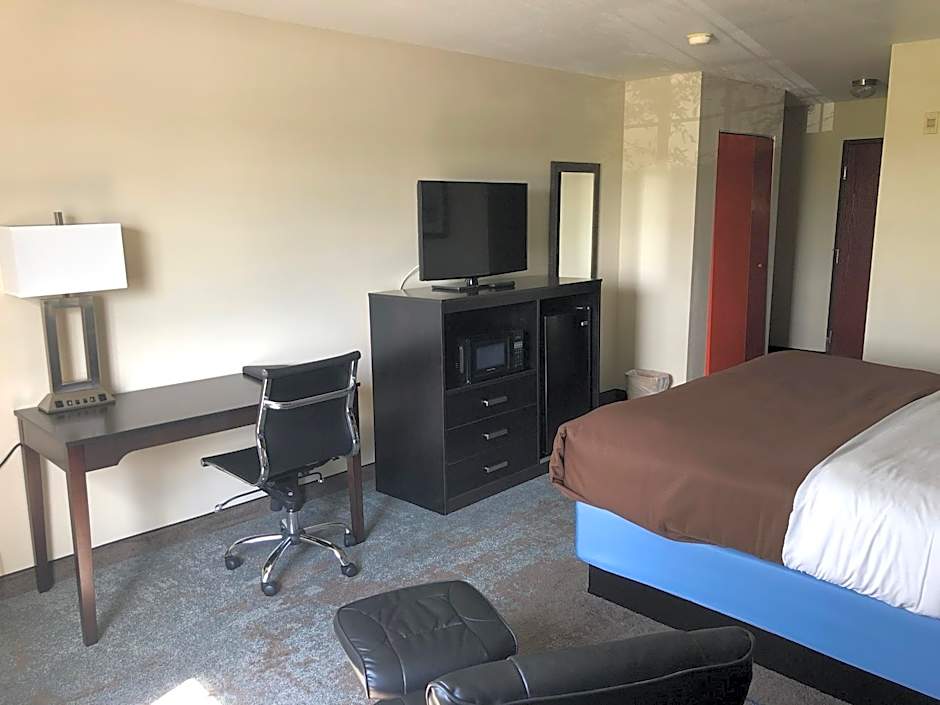 AmericInn by Wyndham Maquoketa