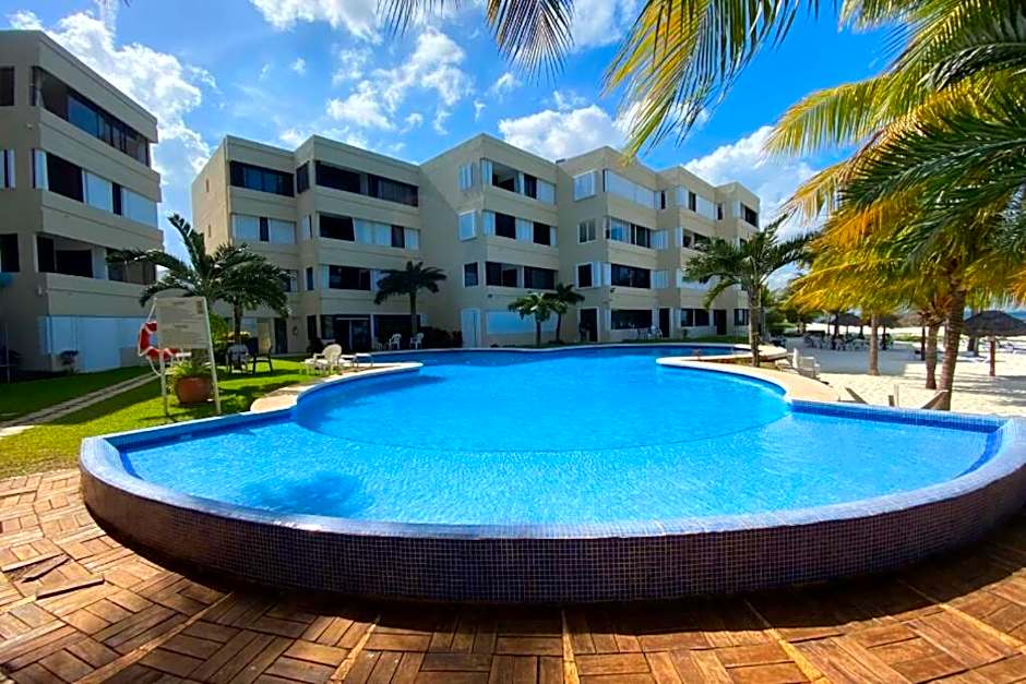 Oceanfront Condo BM By Andiani