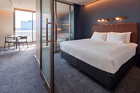 Superior One-Bedroom Apartment with Balcony