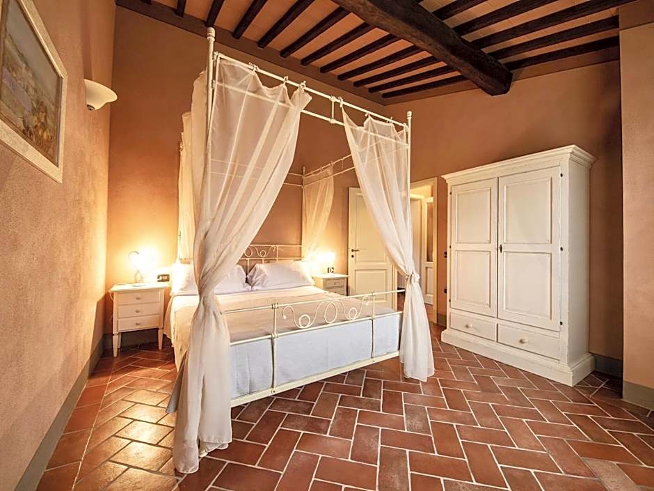 ISA-Residence with swimming-pool in Monteverdi Marittimo