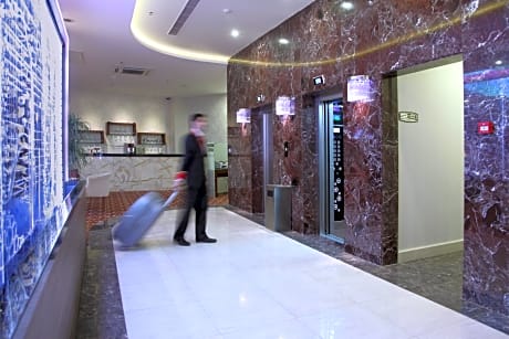 Hotel Senbayrak City