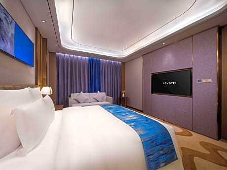 Superior room with 1 king size bed