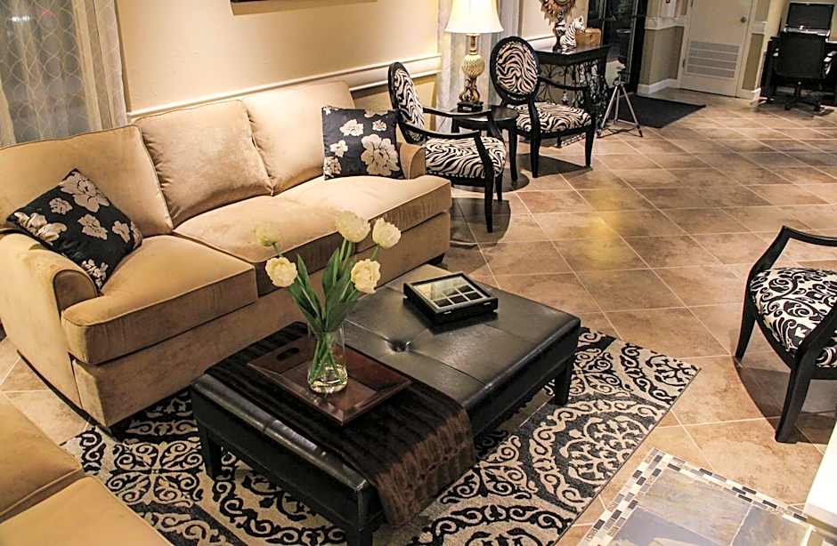 Grand View Inn & Suites