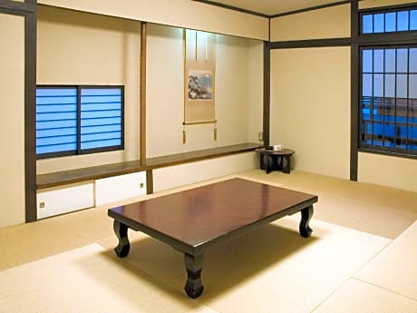 Family Room (4 Adults)
