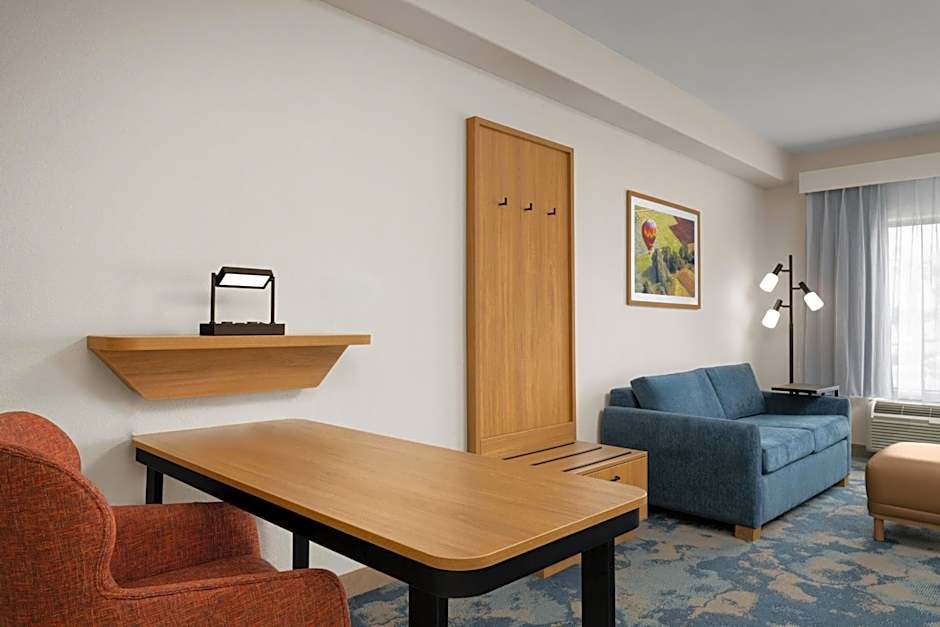 Hampton Inn & Suites Ontario