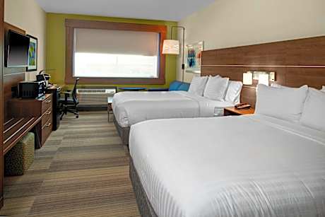 2 Queen Suite Comm Accessible