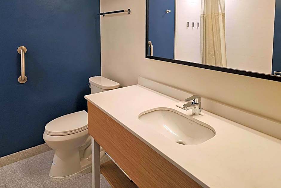 District 3 Hotel, Ascend Hotel Collection
