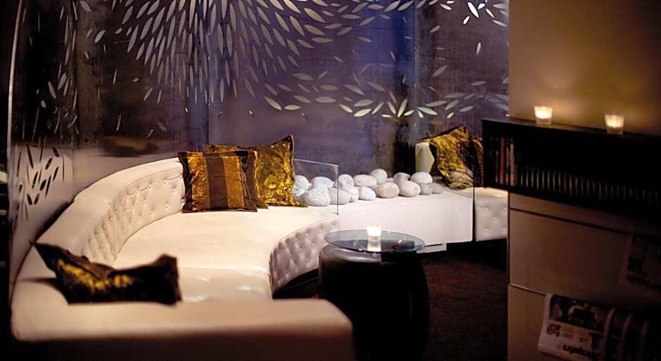 Home Hotel Folketeateret