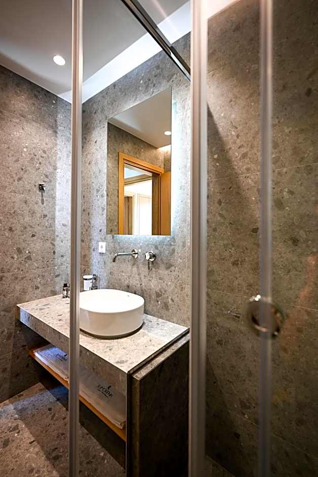 Eumorphia Studios & Apartments